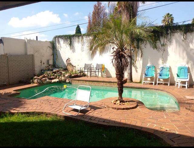 3 BEDROOM HOUSE FOR SALE IN KENSINGTON